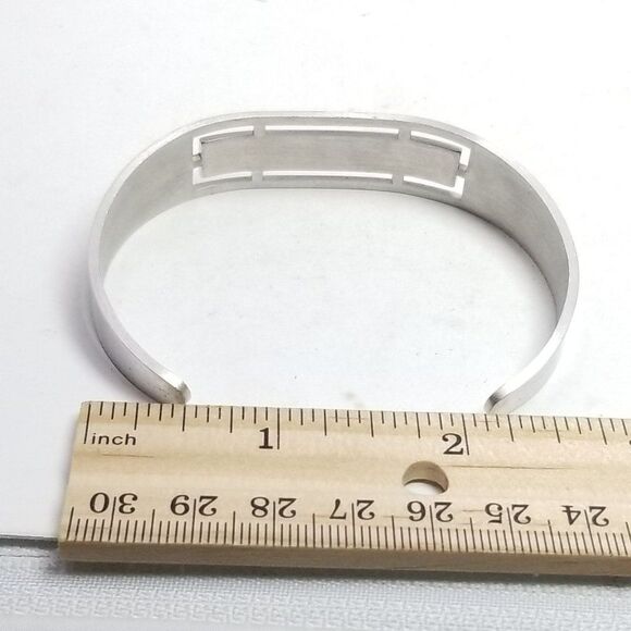 Vintage Roger Engrave Silver Tone Cuff ID Bangle Bracelet, Unisex Style, Estate - Picture 4 of 5